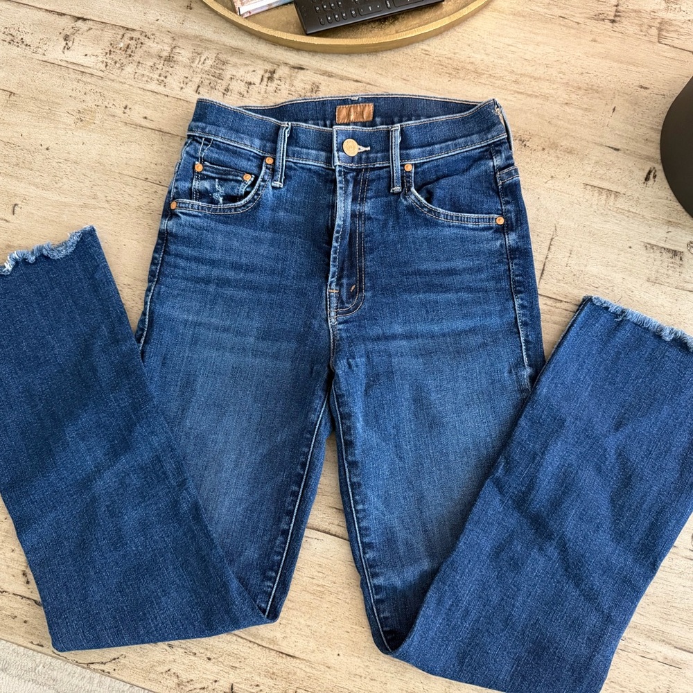 MOTHER Ankle Cropped Blue Jeans